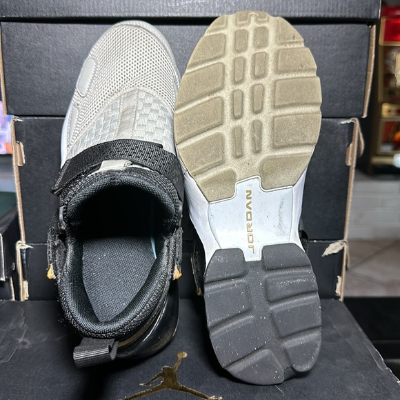 JORDAN TRUNNER LX BG Size 5.5Y - Picture 3 of 3